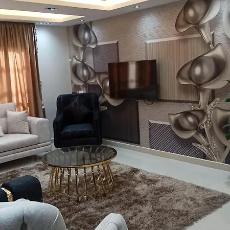 شقة مميزة في المهندسين موقع جيد قريب من النيل والمناطق الحيوية وجامعة الدول